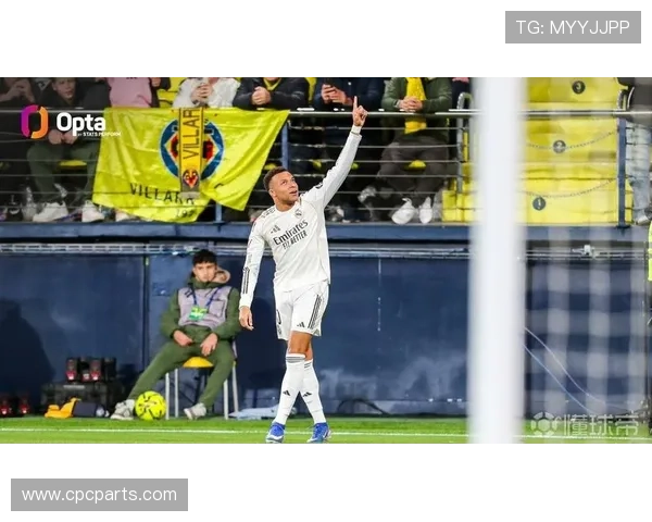 西甲黄潜球迷热情如火，助力球队向劲敌发起冲击